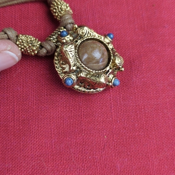 The Limited Necklace - Picture 5 of 7